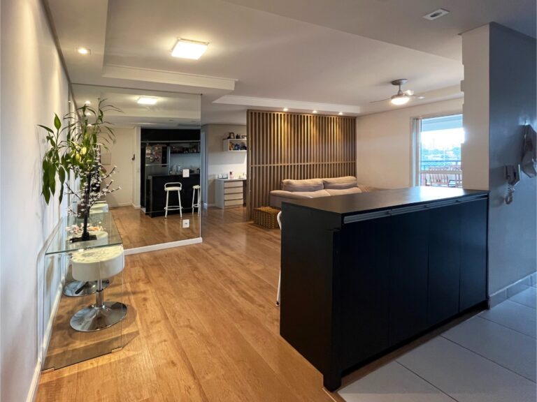 Apto de 92 m² (2 dorm.) com varanda gourmet e escritório